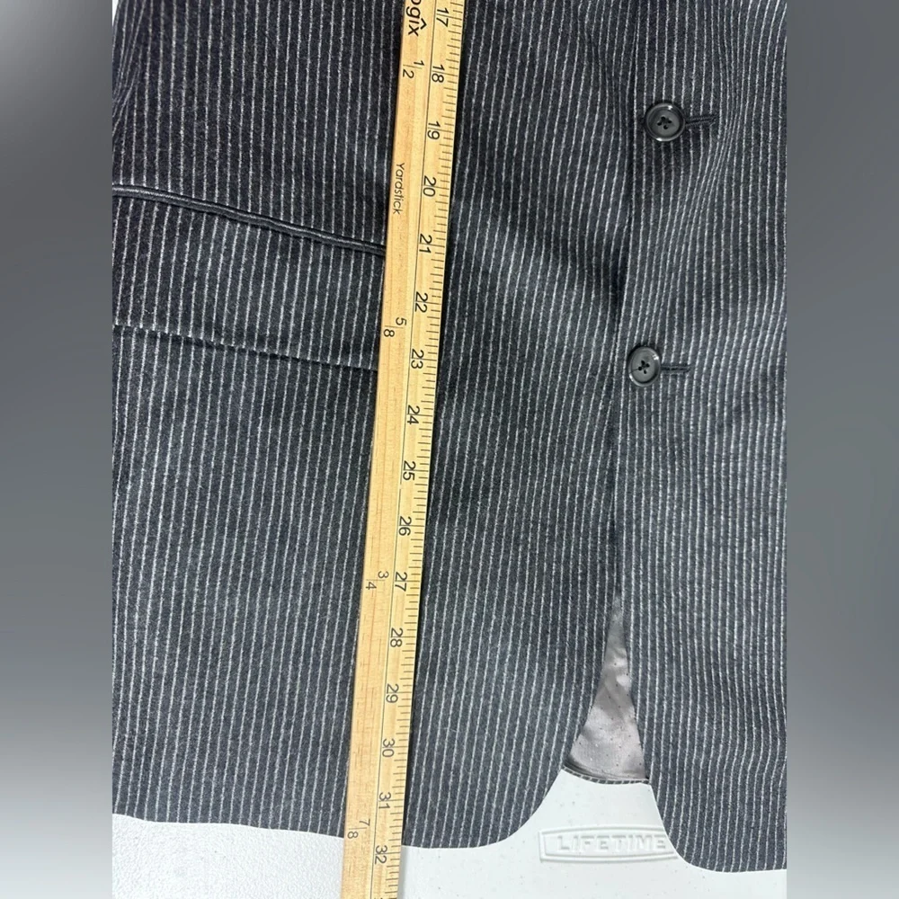 Calvin Klein Mens Gray Wool Cashmere Pinstriped Suit Sz 41R & Pants Sz 36x30